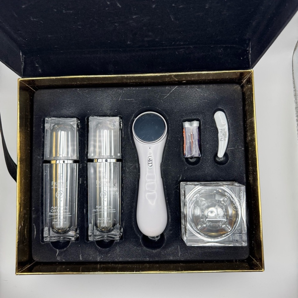 Age Defying Thermal Mask & Skin Care Set (one broken )